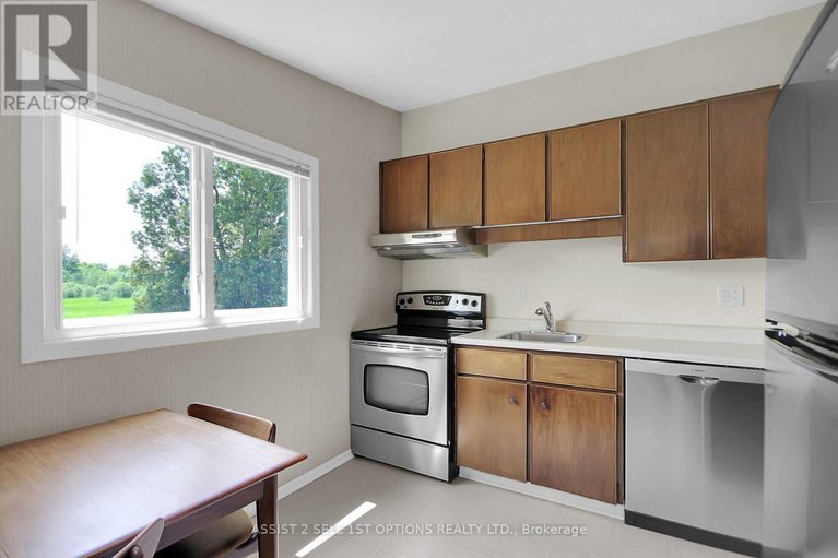 28421718/64-sullivan-avenue/meadowlandscrestview/ottawa/ontario/K2G1V2_13