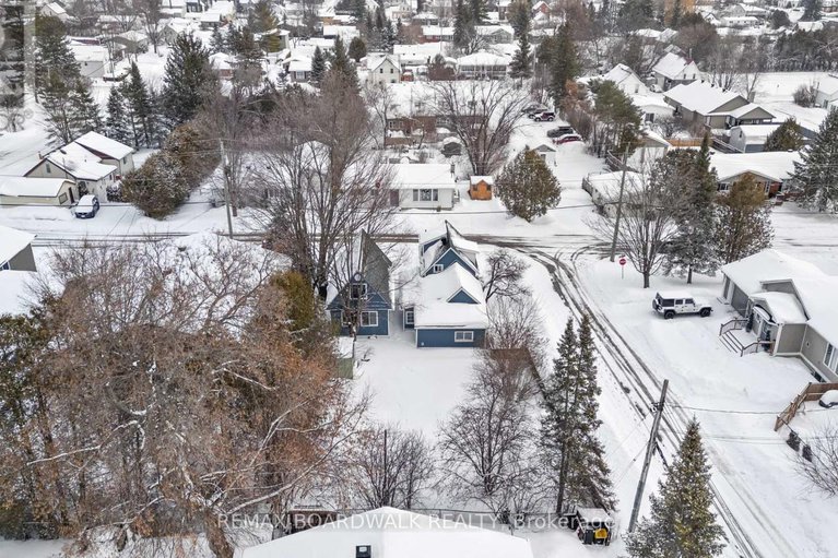 29404062/216-augusta-street/almonte/mississippi-mills/ontario/K0A1A0_32