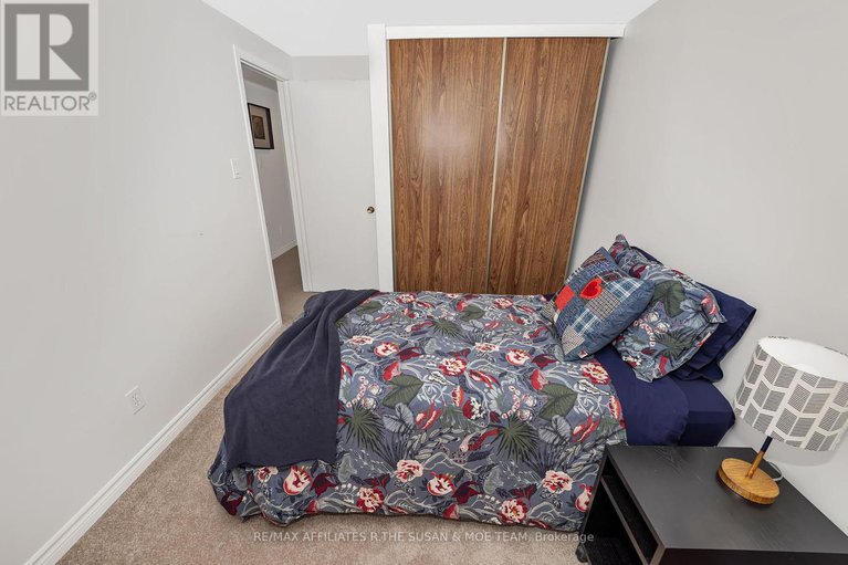 28555719/46-stokes-crescent/glencairnhazeldean/ottawa/ontario/K2L2Z4_30