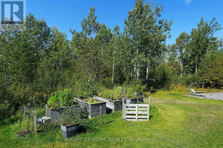 29021045/8833-copeland-road/btwn-franktown-rd-fallowfield-rd/ottawa/ontario/K0A1B0_35