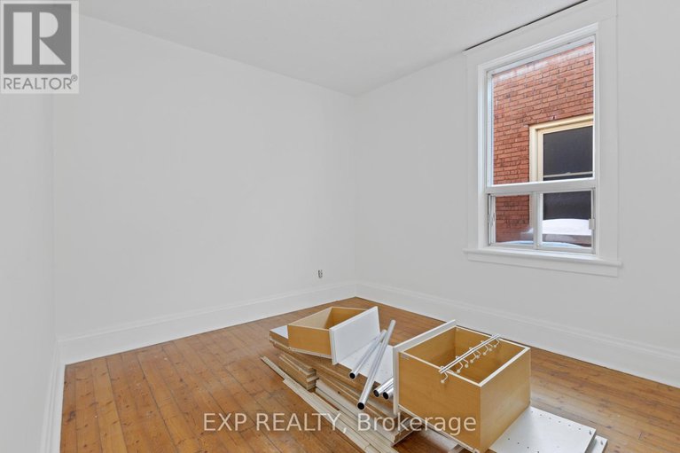 29389068/292-294-clarence-street/lower-town/ottawa/ontario/K1N5R3_14