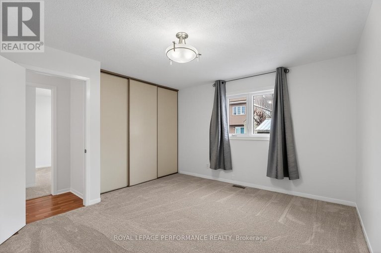 29153691/1032-lawrence-street/town-of-rockland/clarence-rockland/ontario/K4K1N1_17