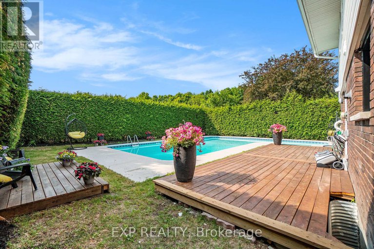 28435442/41-barnes-crescent/leslie-park/ottawa/ontario/K2H7C1_31