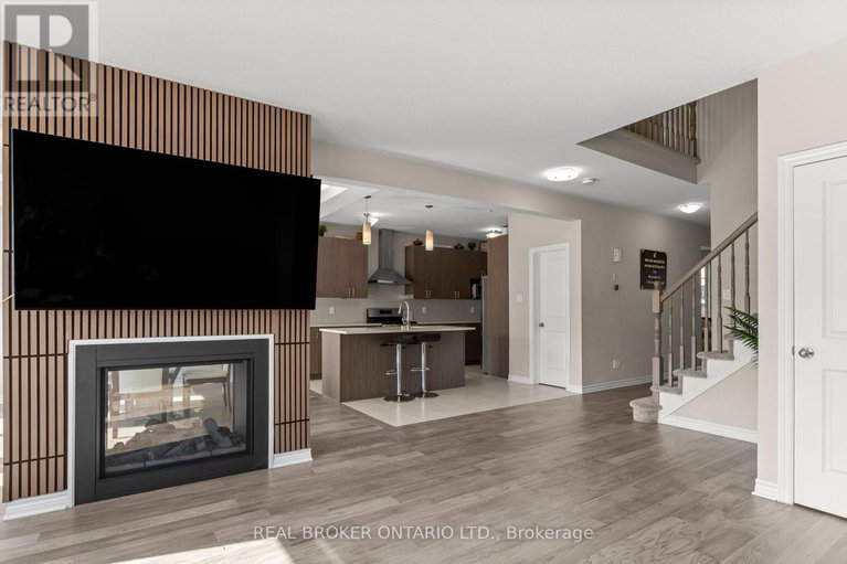 29160295/28-sopwith-private/huntley-ward-south-east/ottawa/ontario/K0A1L0_15