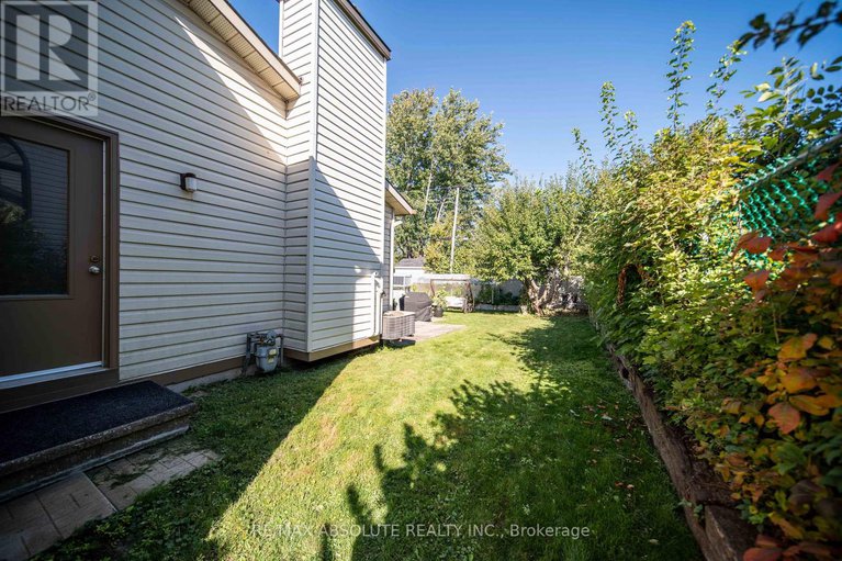 28869002/198-hoylake-crescent/bilberry-creekqueenswood-heights/ottawa/ontario/K1E2M8_34