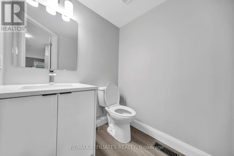 29140441/714-sanibel-private/westcliffe-estates/ottawa/ontario/K2H0A8_38