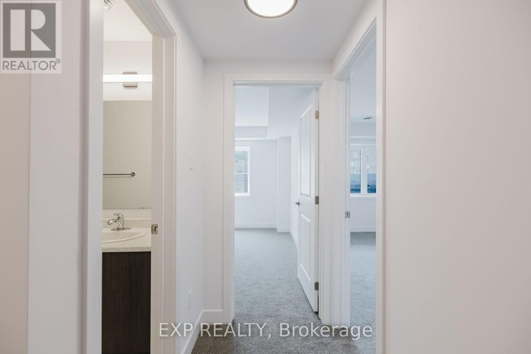 28635776/603-silhouette-private/cedargrovefraserdale/ottawa/ontario/K2J4S3_10