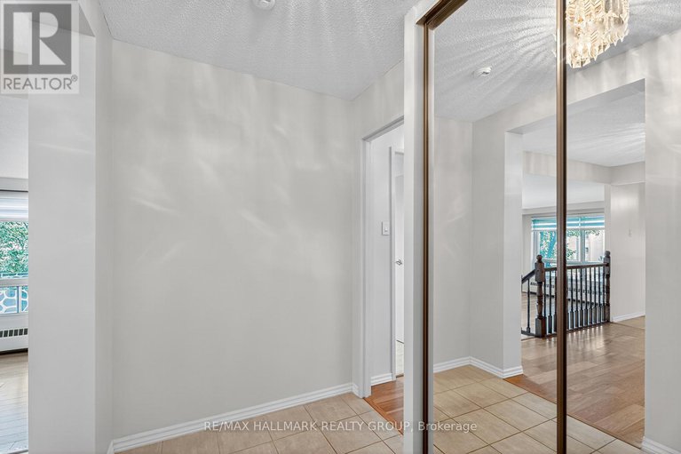 28916284/304-915-elmsmere-road/beacon-hill-south/ottawa/ontario/K1J8H8_8