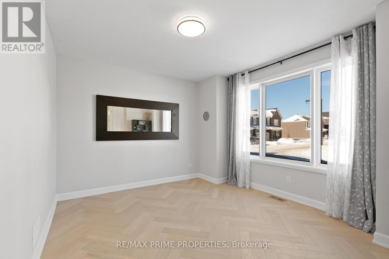 29411755/820-mercier-crescent/orleans-village/ottawa/ontario/K1W0N6_5