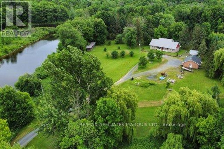 29487393/20158-celtic-lane-w/south-glengarry-charlottenburgh-twp/south-glengarry/ontario/K0C1N0_23