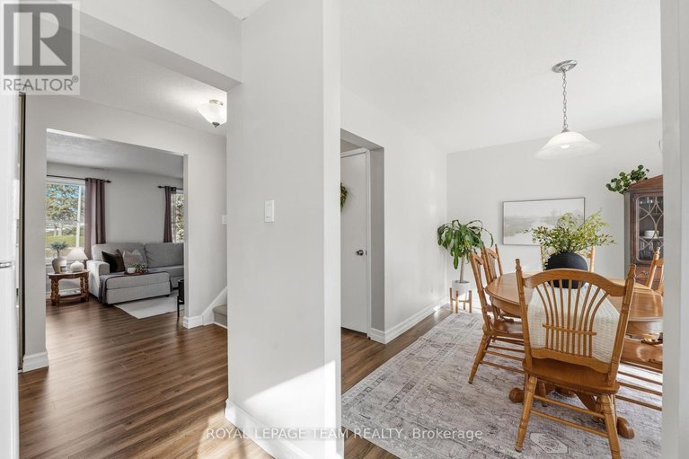 29452274/67-castlefrank-road/glencairnhazeldean/ottawa/ontario/K2L2E6_16