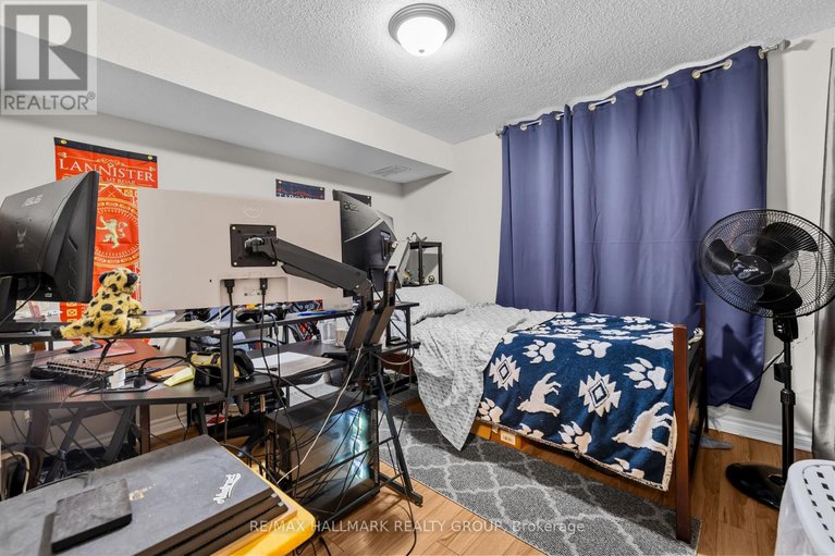 29004892/82-glamorgan-drive/glencairnhazeldean/ottawa/ontario/K2L1R4_23