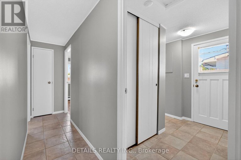 28952010/289-amiens-street/bilberry-creekqueenswood-heights/ottawa/ontario/K1E1N3_18