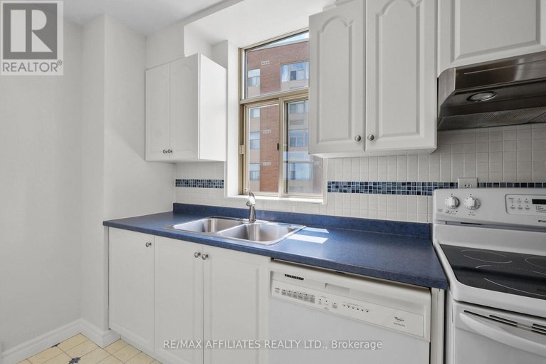 28532598/u1503-2759-carousel-crescent/emerald-woodssawmill-creek/ottawa/ontario/K1J2N5_22