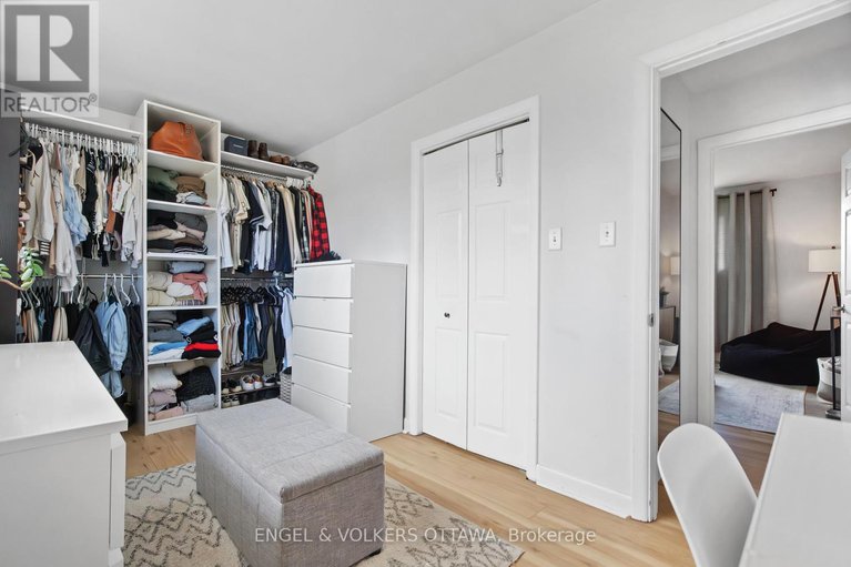 28232001/8-pineglen-crescent/pineglencountry-place/ottawa/ontario/K2E6X7_29