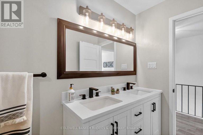 29438114/521-orkney-private/carleton-square/ottawa/ontario/K2C3M7_23