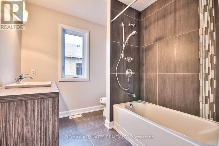 28184817/619-geneva-crescent/embrun/russell/ontario/K0A1W0_13