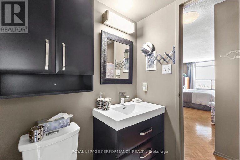 28995311/1610-200-lafontaine-avenue/vanier/ottawa/ontario/K1L8K8_21