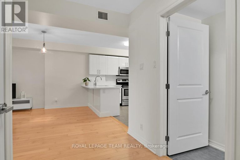 29353562/703-242-rideau-street/sandy-hill/ottawa/ontario/K1N0B7_15