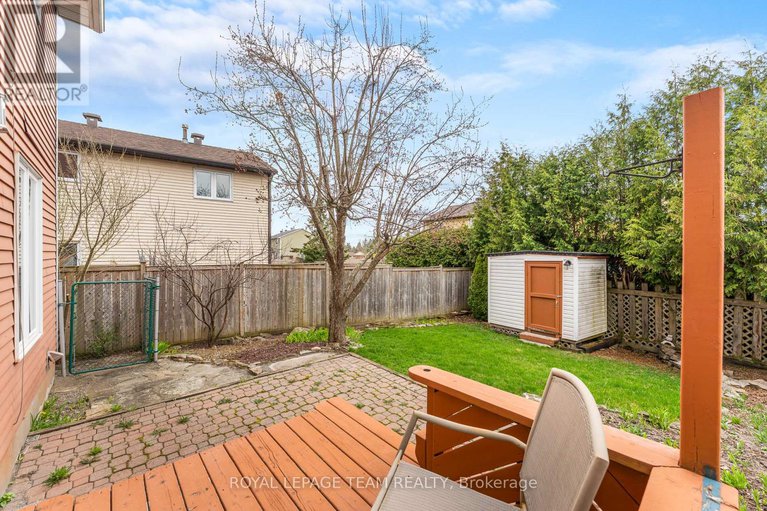 28234836/107-melanie-crescent/glencairnhazeldean/ottawa/ontario/K2L2E4_7