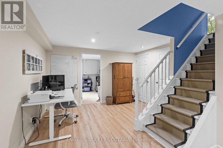28604093/935-fieldown-street/cumberland-ridge/ottawa/ontario/K4C1B9_25