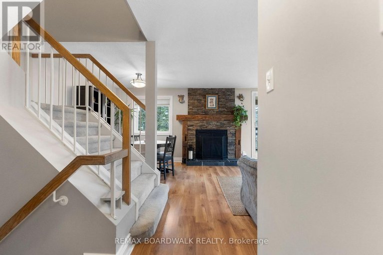 29598621/614-tanguay-court/katimavik/ottawa/ontario/K2L3X3_6