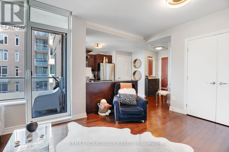 29330051/407-575-byron-avenue/mckellarhighland/ottawa/ontario/K2A1R7_15