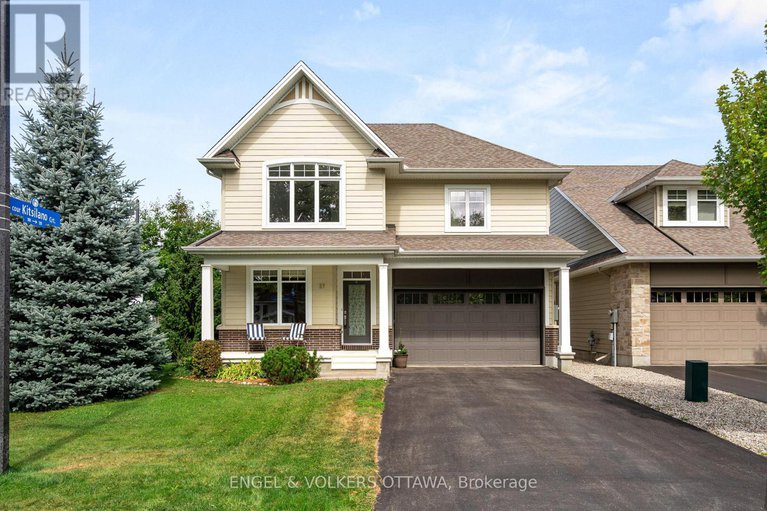 28925746/27-esquimault-avenue/bruce-farmgraham-parkqualicumbellands/ottawa/ontario/K2H6Z4_1