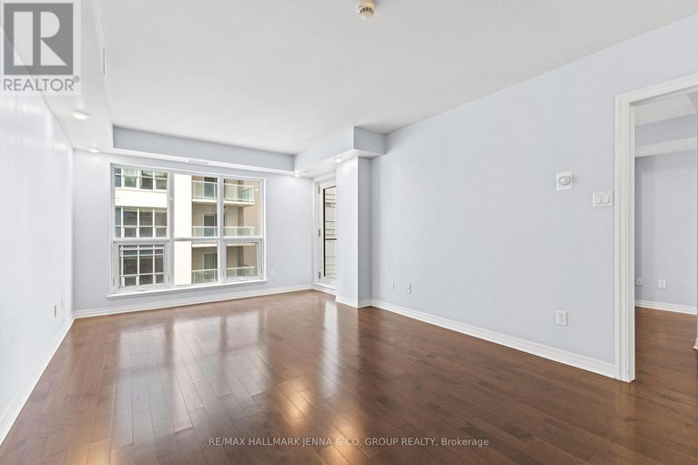 28292069/1306-195-besserer-street/sandy-hill/ottawa/ontario/K1N0B6_15