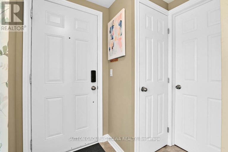 28647620/4-1210-mcwatters-road/queensway-terrace-southridgeview/ottawa/ontario/K2C3Y2_3