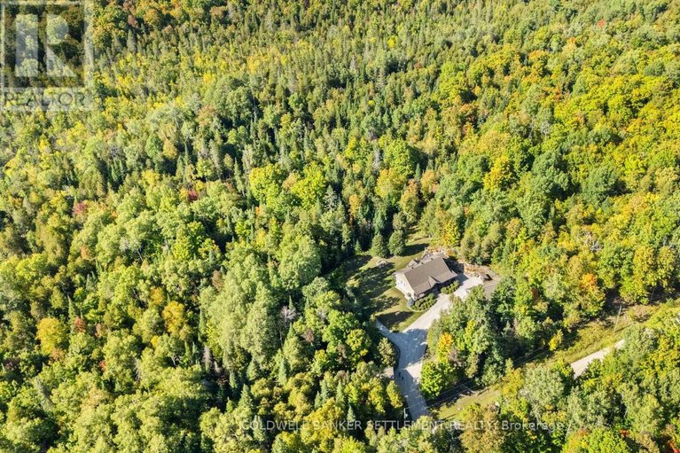 29662330/3124-mcdonalds-corners-road-road/lanark-highlands-dalhousie-twp/lanark-highlands/ontario/K0G1K0_33