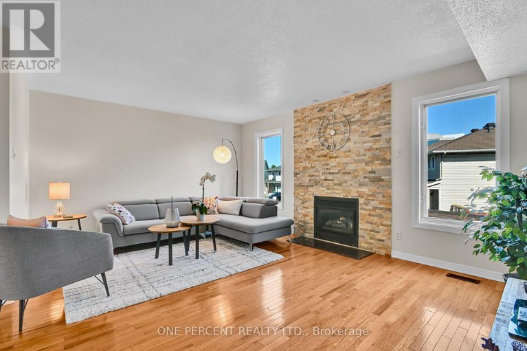 28463418/2572-alanis-private/emerald-woodssawmill-creek/ottawa/ontario/K1T4A1_12