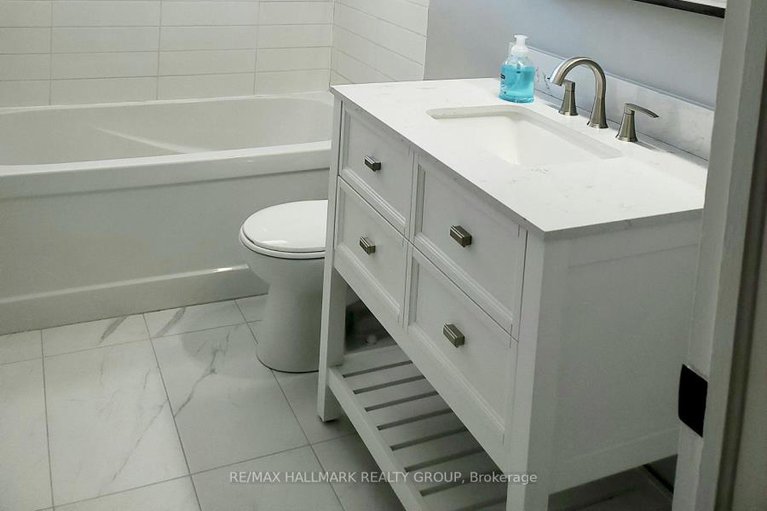 29345324/1329-bloomsbury-crescent/parkway-park/ottawa/ontario/K2C2Y8_12