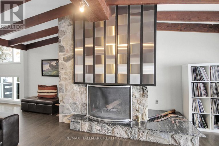 28150348/10-qualicum-street/bruce-farmgraham-parkqualicumbellands/ottawa/ontario/K2H7G8_24
