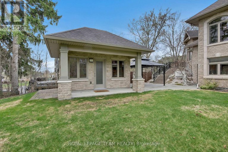 29679096/5591-manotick-main-street/manotick-village-manotick-estates/ottawa/ontario/K4M1A4_39
