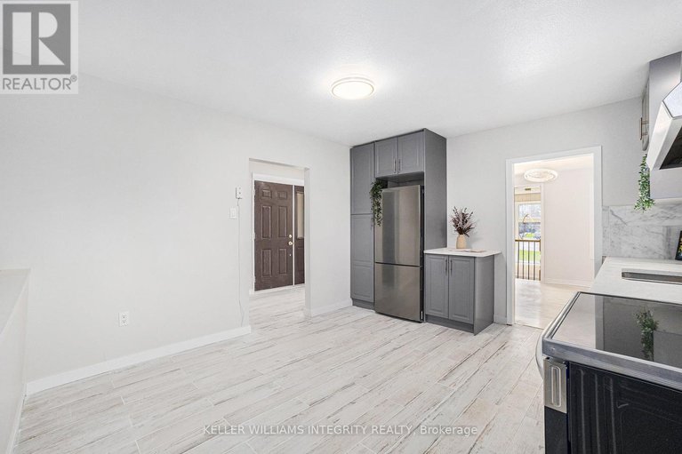 28247144/1401-lowen-drive/riverside-southgloucester-glen/ottawa/ontario/K1V1H3_5
