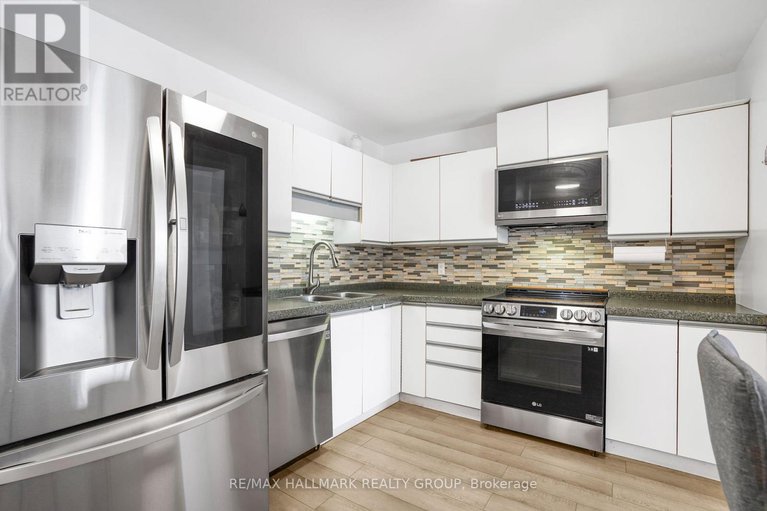 28216867/1985-woods-street/town-of-rockland/clarence-rockland/ontario/K4K1H7_7
