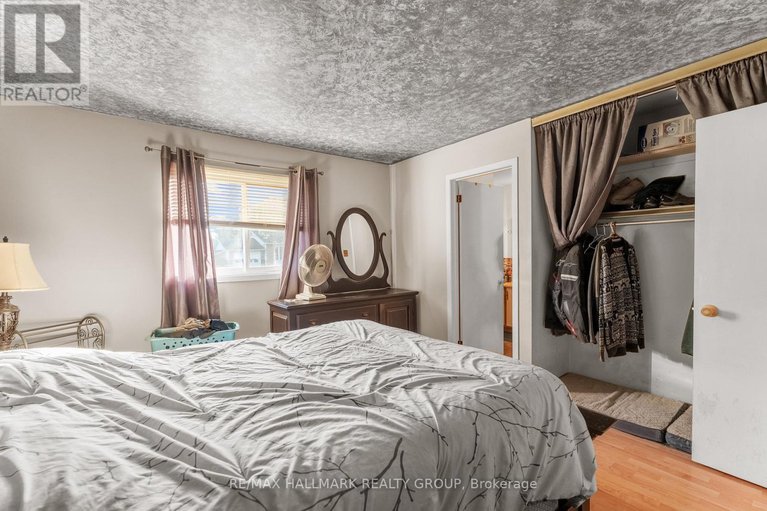 28655529/2784-leonard-street/town-of-rockland/clarence-rockland/ontario/K4K1A4_16