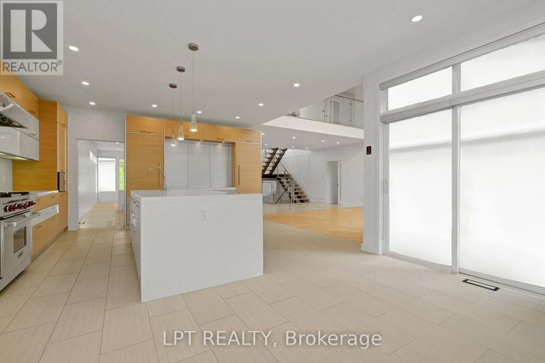 28676196/298-crestview-road/alta-vistafaircrest-heights/ottawa/ontario/K1H5G6_26