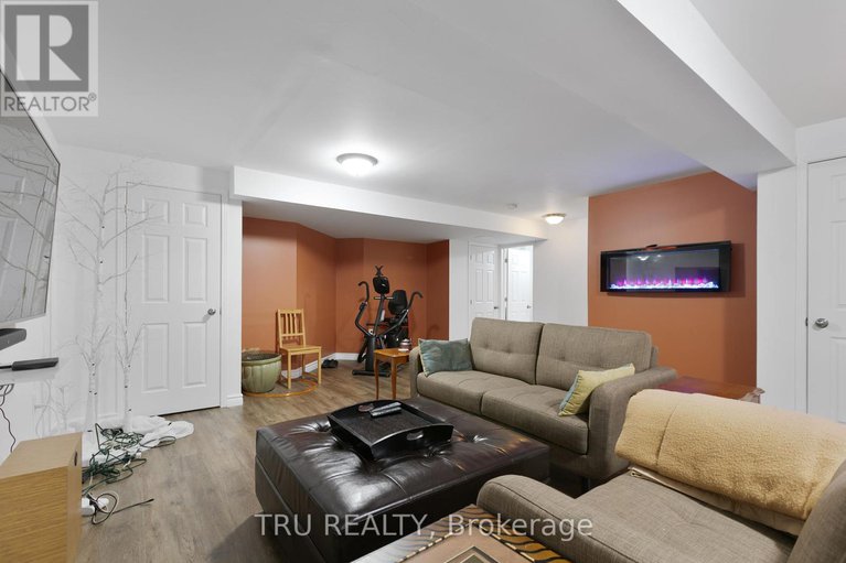 28714500/18-gannet-street-w/carson-meadows/ottawa/ontario/K1K4T7_37