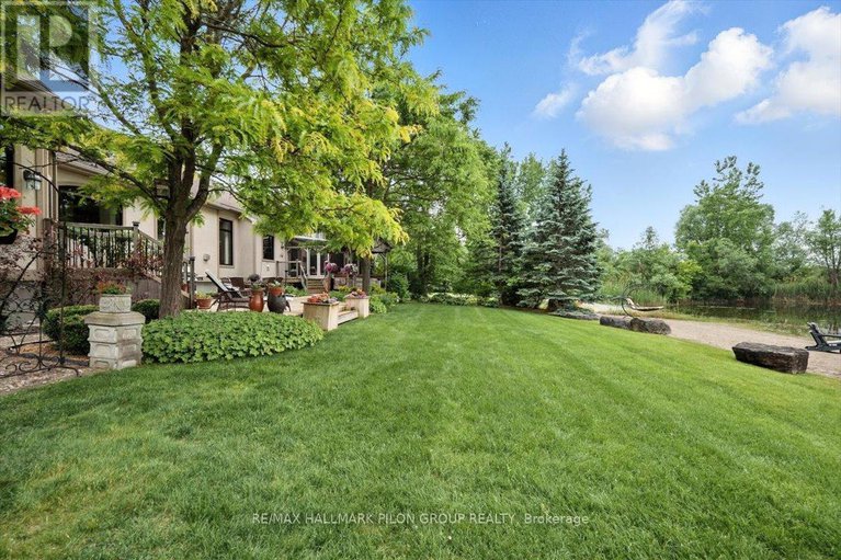 28617351/6893-sparkling-lake-way/greely/ottawa/ontario/K4P1R7_36