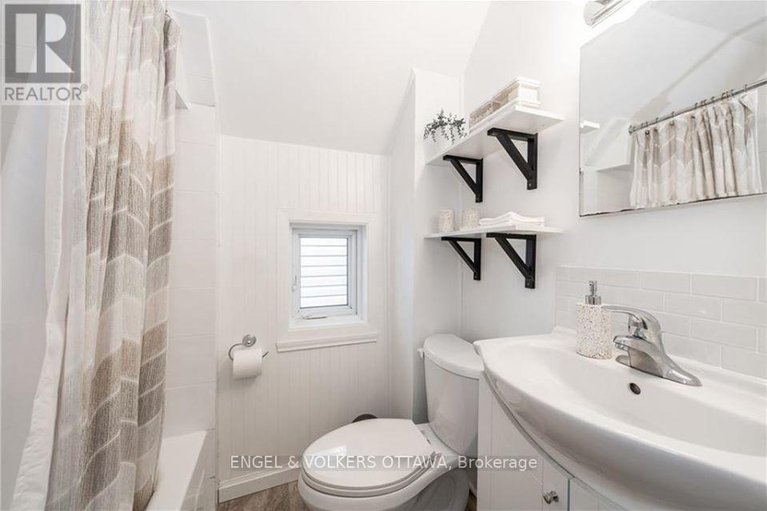 29565918/223-carruthers-avenue/hintonburg/ottawa/ontario/K1Y1N8_20