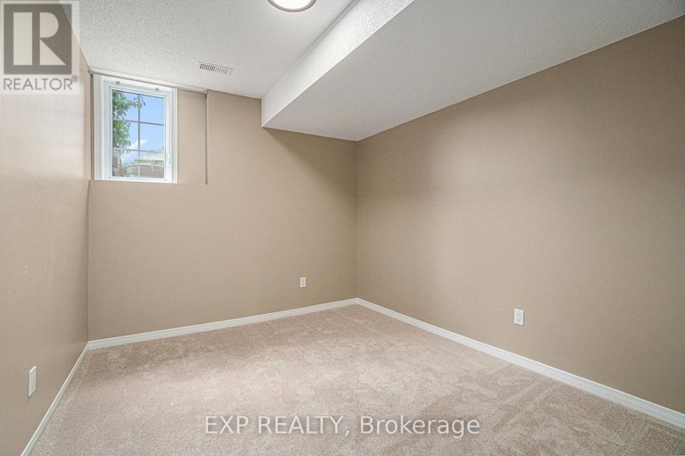 28354843/121-5-70-edenvale-dr-drive/beaverbrook/ottawa/ontario/K2K3N7_15