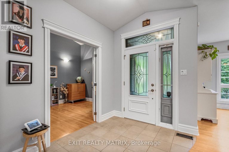 28787692/1736-groves-road/russell-twp/russell/ontario/K4R1E5_3