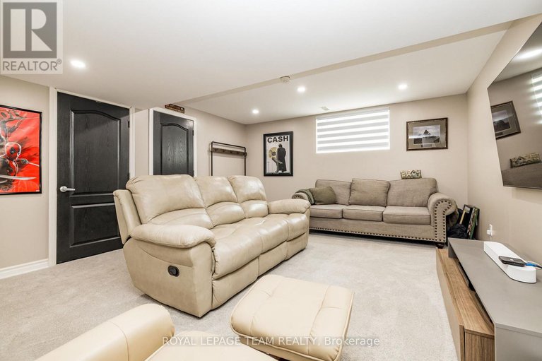 28449853/333-timbertrail-terrace/springridgeeast-village/ottawa/ontario/K4A5A6_36