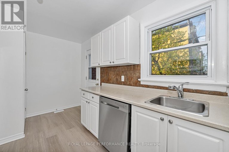 28502745/622-borthwick-avenue/castle-heightsrideau-high/ottawa/ontario/K1K2L9_13