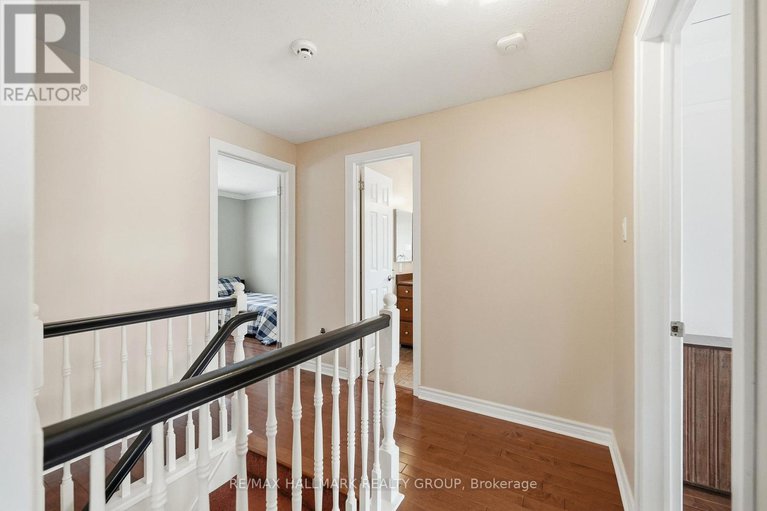 29349074/6066-meadowhill-crescent/chapel-hill/ottawa/ontario/K1C5R9_25