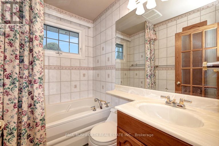 29134551/6-roundhay-drive/manordale/ottawa/ontario/K2G1B5_18