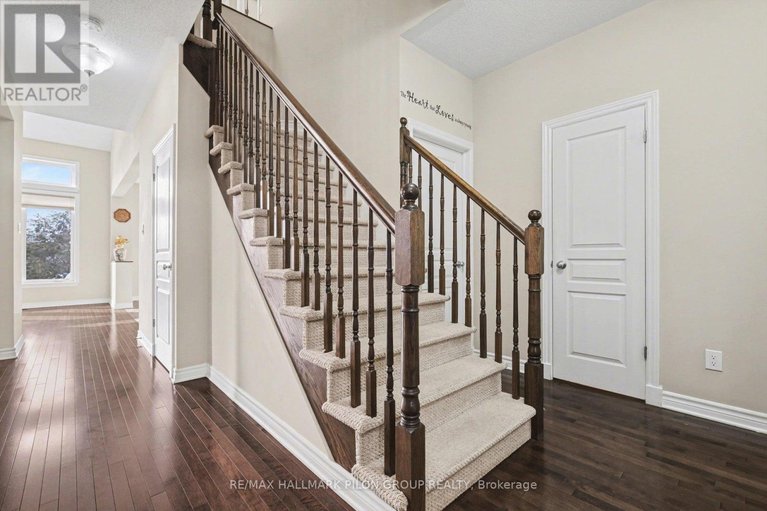 29445572/845-contour-street/mer-bleuebradley-estatesanderson-park/ottawa/ontario/K1W0G6_20