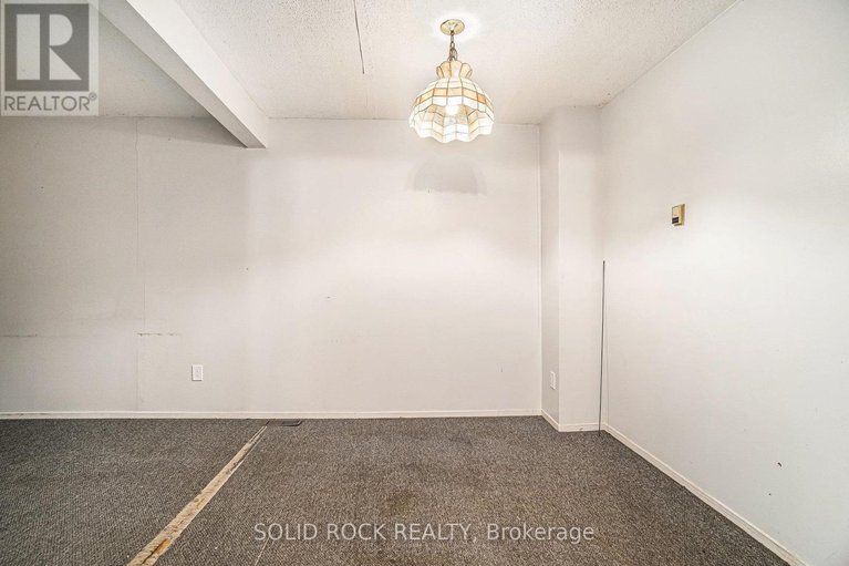 29065539/90-15-baneberry-crescent/glencairnhazeldean/ottawa/ontario/K2L2Y3_10